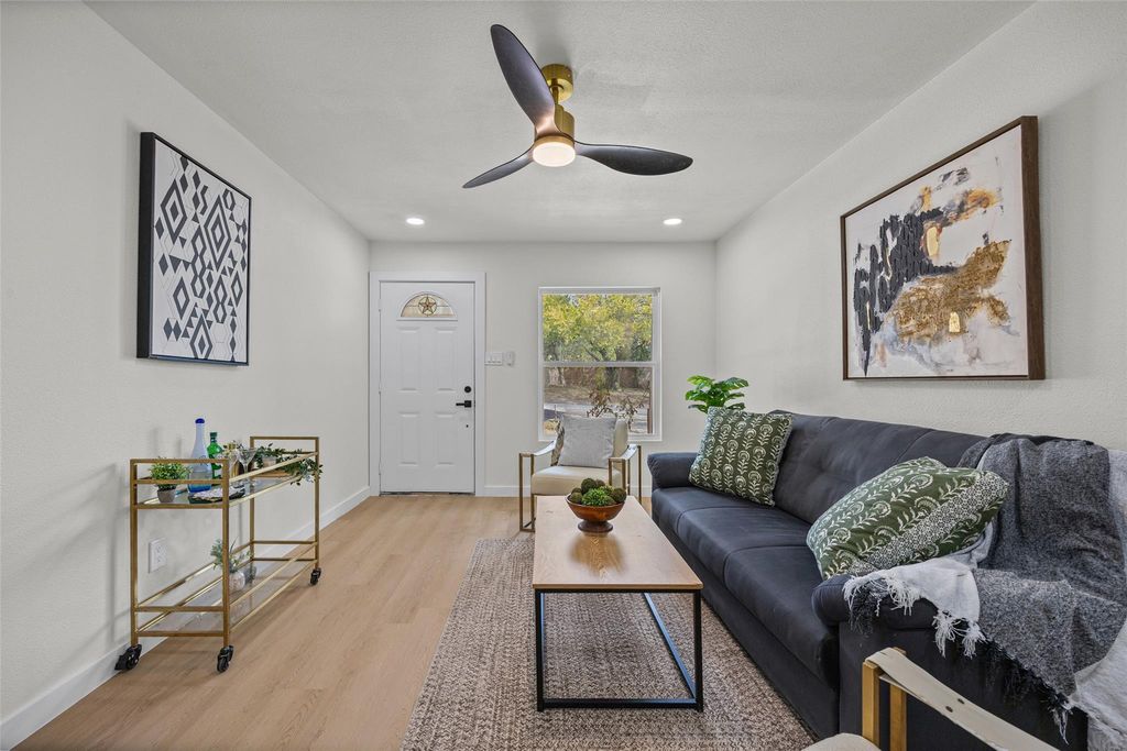 6706 Colony Park DR, Austin, TX 78724