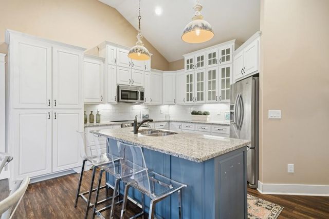 2452 Pleasant Hill Road, Talking Rock, GA 30175