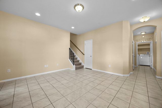 2880 Donnell DR 101, Round Rock, TX 78664