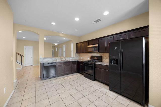 2880 Donnell DR 101, Round Rock, TX 78664
