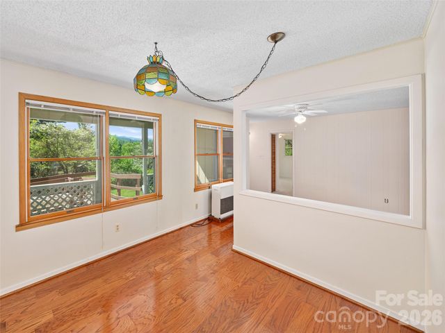 261 Shady Oak Road, Burnsville, NC 28714