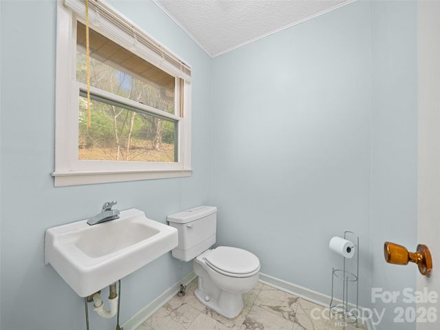 261 Shady Oak Road, Burnsville, NC 28714