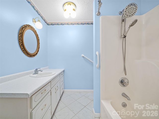 261 Shady Oak Road, Burnsville, NC 28714