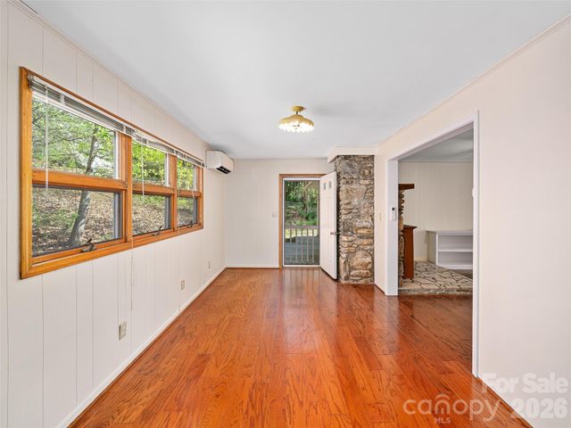 261 Shady Oak Road, Burnsville, NC 28714