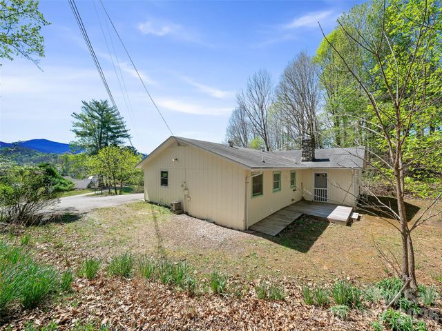 261 Shady Oak Road, Burnsville, NC 28714