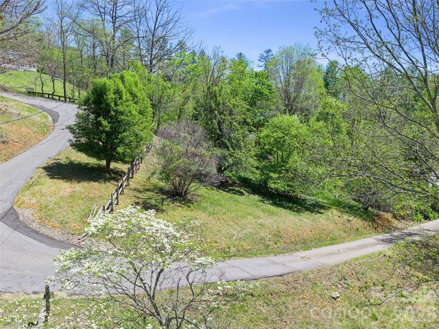 261 Shady Oak Road, Burnsville, NC 28714