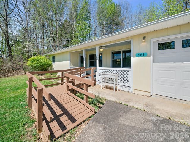 261 Shady Oak Road, Burnsville, NC 28714