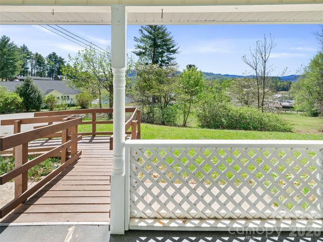 261 Shady Oak Road, Burnsville, NC 28714