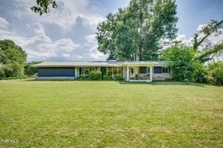 225 Dogwood Lane, Johnson City, TN 37604