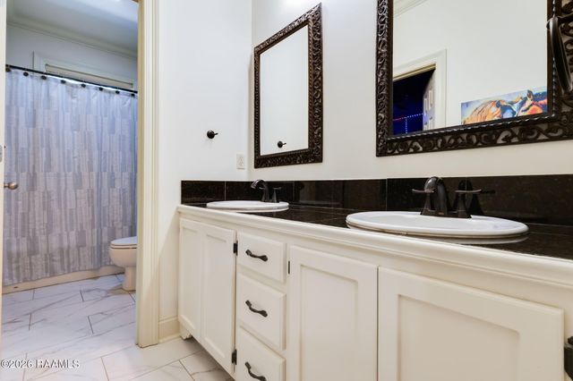 402 Southlake Circle, Youngsville, LA 70592