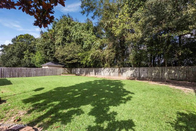 402 Southlake Circle, Youngsville, LA 70592