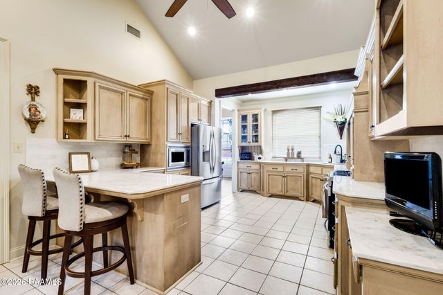 402 Southlake Circle, Youngsville, LA 70592