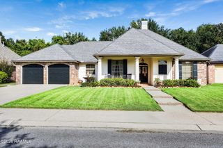 402 Southlake Circle, Youngsville, LA 70592