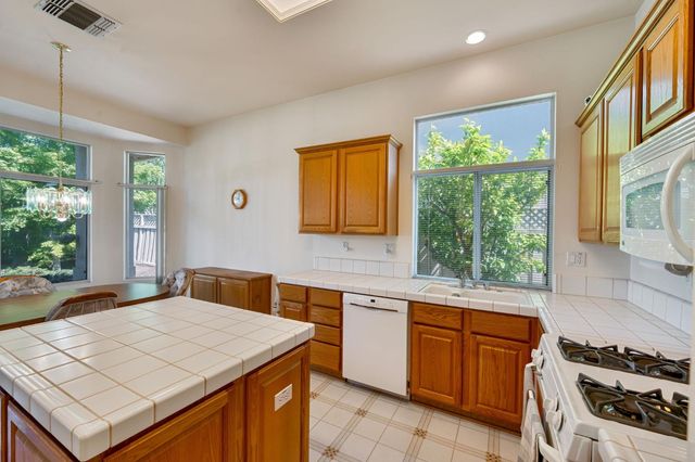 7133 Secret Garden Loop, Roseville, CA 95747