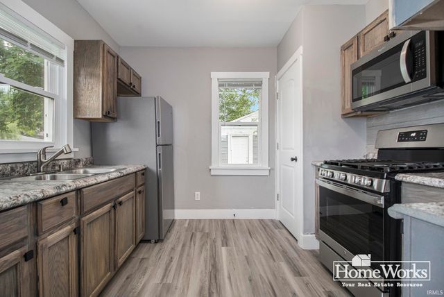 236 E Fox Street, South Bend, IN 46613