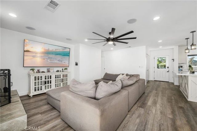 3246 N Marwick, Long Beach, CA 90808