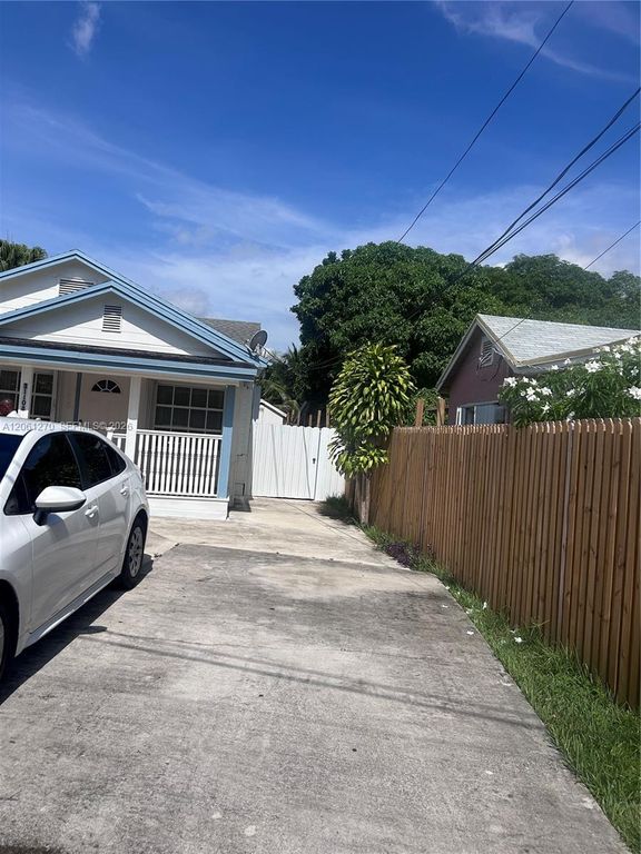 11108 Peachtree Drive 0, Miami, FL 33161