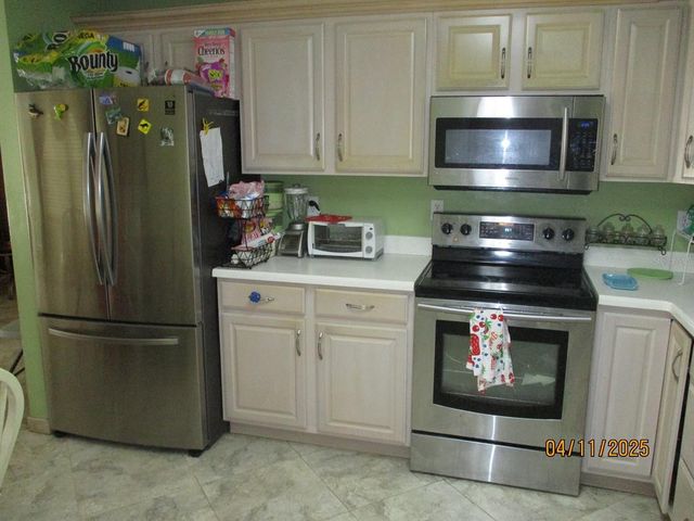 1107 SE 8TH AVENUE, Okeechobee, FL 34974