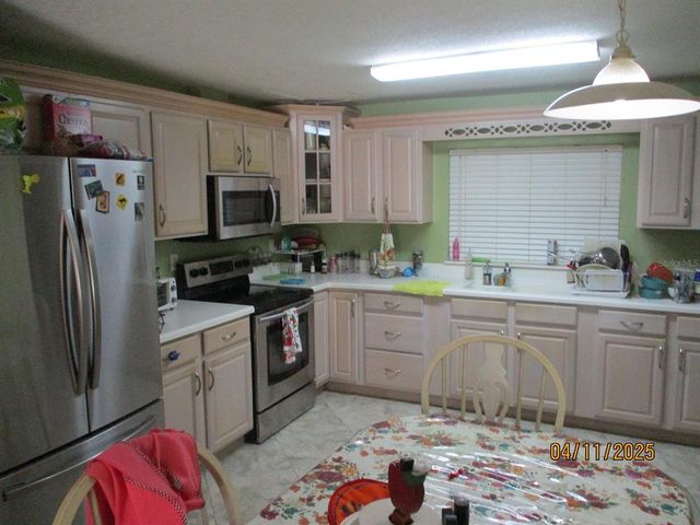 1107 SE 8TH AVENUE, Okeechobee, FL 34974