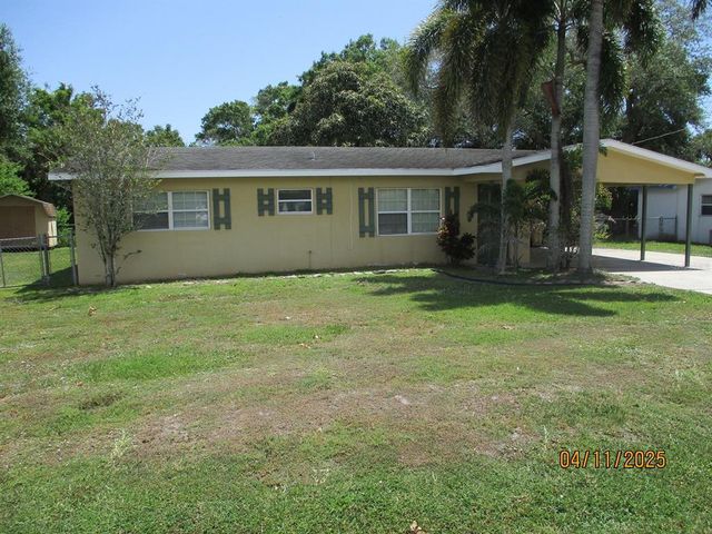 1107 SE 8TH AVENUE, Okeechobee, FL 34974