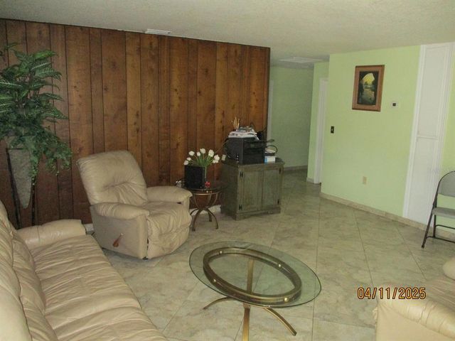 1107 SE 8TH AVENUE, Okeechobee, FL 34974