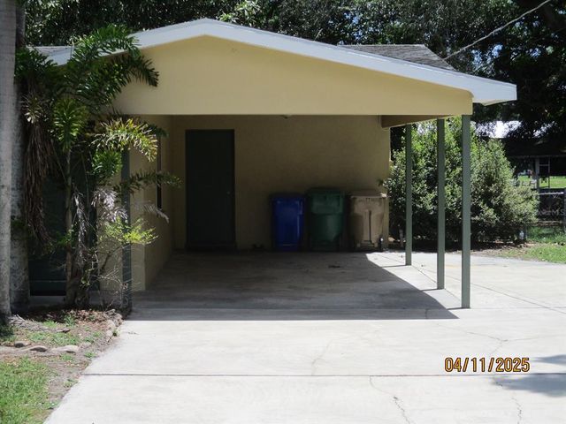 1107 SE 8TH AVENUE, Okeechobee, FL 34974