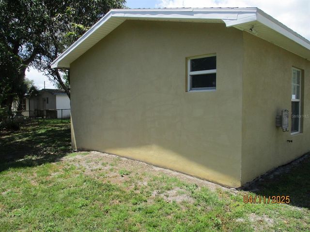 1107 SE 8TH AVENUE, Okeechobee, FL 34974