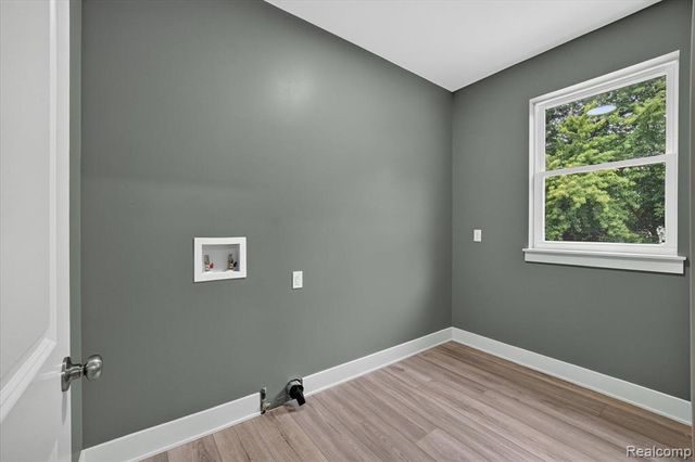 926 Ford Road, Carleton, MI 48117