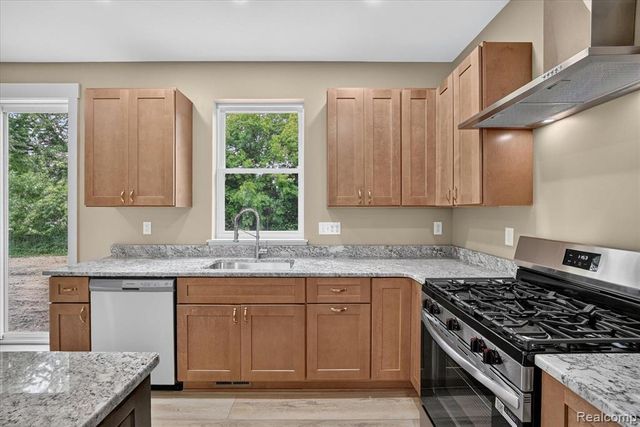 926 Ford Road, Carleton, MI 48117