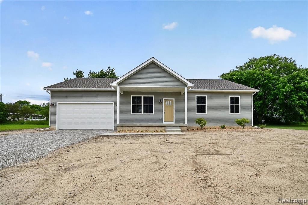 926 Ford Road, Carleton, MI 48117