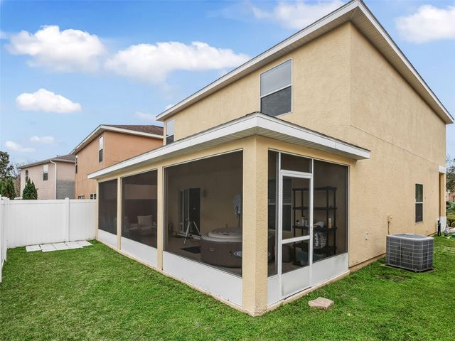 4904 NE 123RD LANE, Oxford, FL 34484