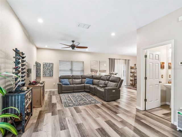 4904 NE 123RD LANE, Oxford, FL 34484