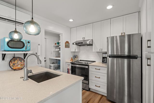 105 High Point Avenue A & B, Surf City, NC 28445