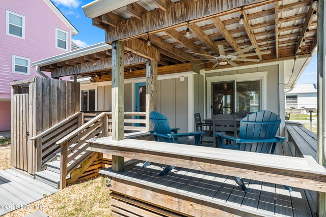 105 High Point Avenue A & B, Surf City, NC 28445