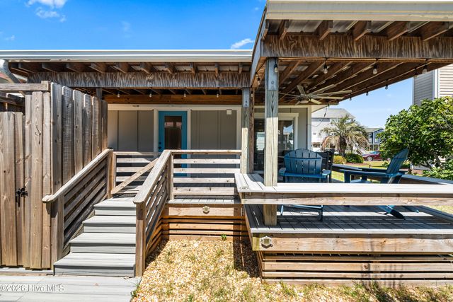 105 High Point Avenue A & B, Surf City, NC 28445
