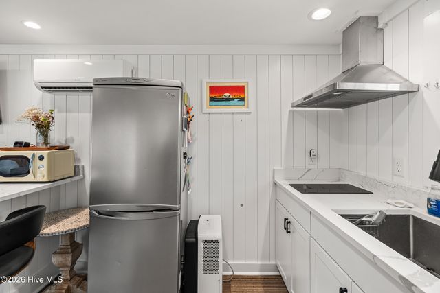 105 High Point Avenue A & B, Surf City, NC 28445