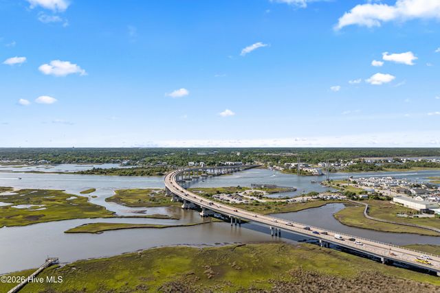 105 High Point Avenue A & B, Surf City, NC 28445