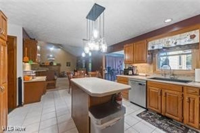 2319 Hunters Ridge, Boardman, OH 44512