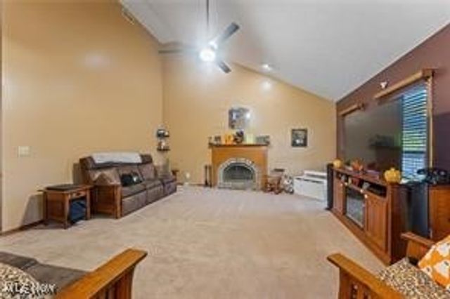 2319 Hunters Ridge, Boardman, OH 44512