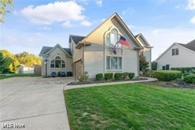 2319 Hunters Ridge, Boardman, OH 44512