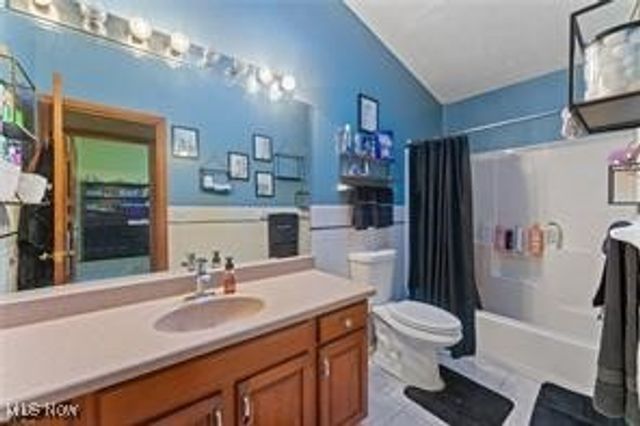 2319 Hunters Ridge, Boardman, OH 44512