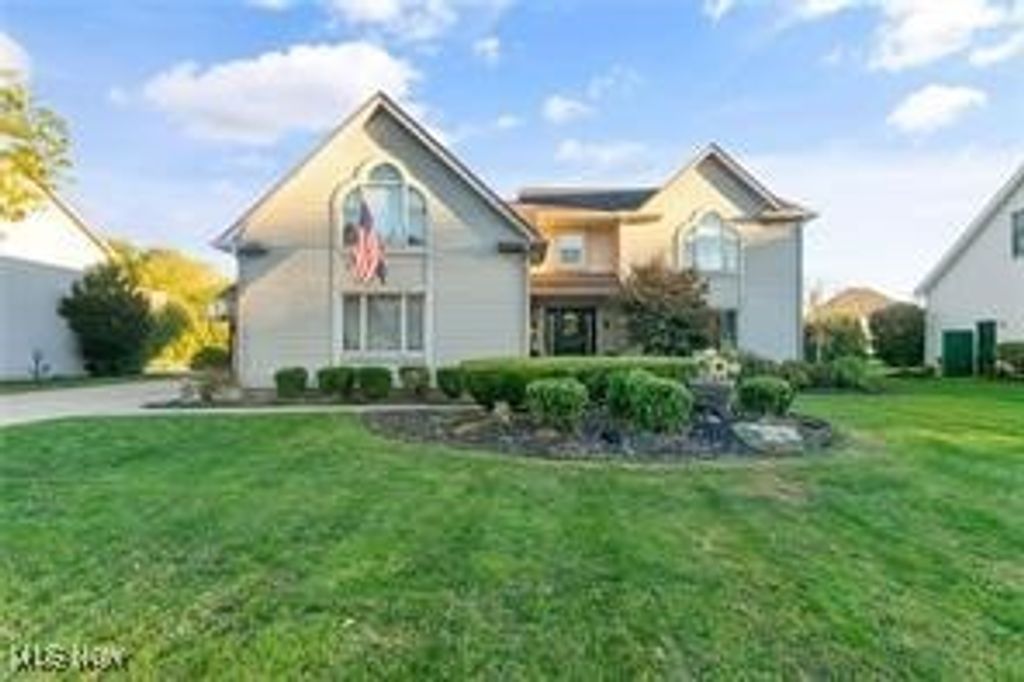 2319 Hunters Ridge, Boardman, OH 44512