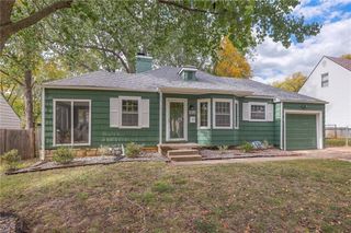 8812 Maiden Lane, Kansas City, MO 64114