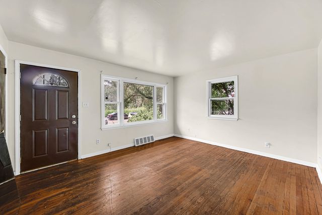 621 Colfax Street, Gary, IN 46406