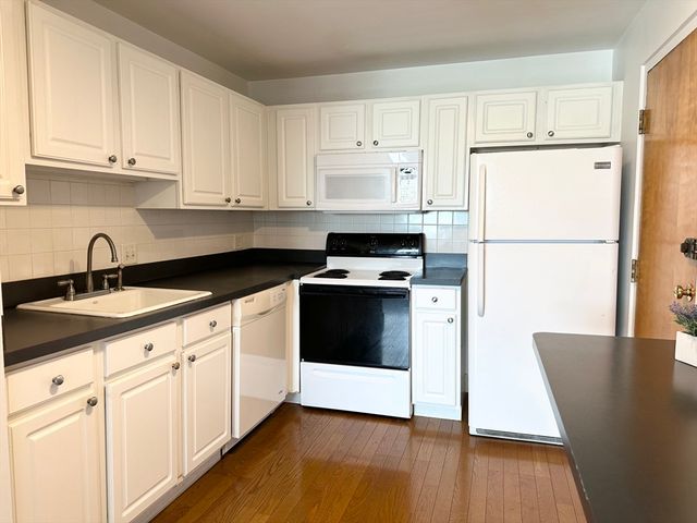326 Broadway 15, Somerville, MA 02145