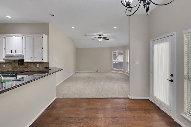 3030 Hemingway Drive, Montgomery, TX 77356