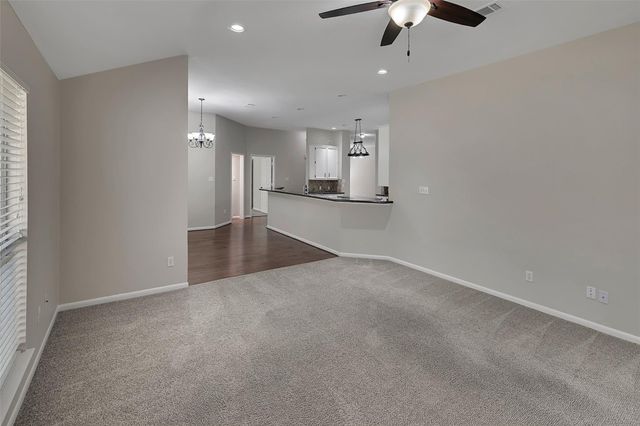 3030 Hemingway Drive, Montgomery, TX 77356