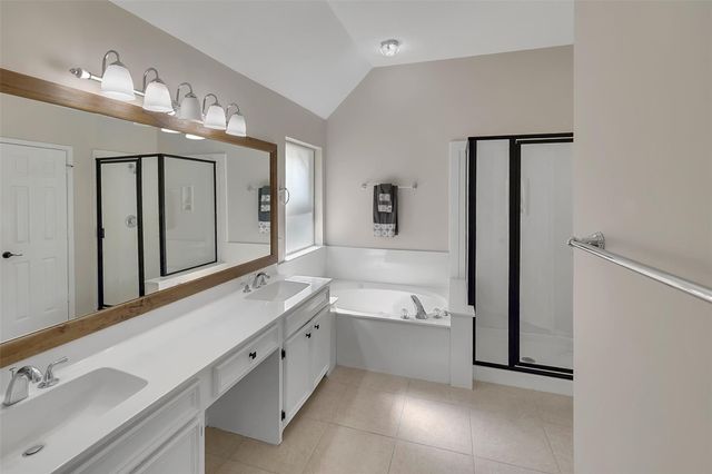 3030 Hemingway Drive, Montgomery, TX 77356