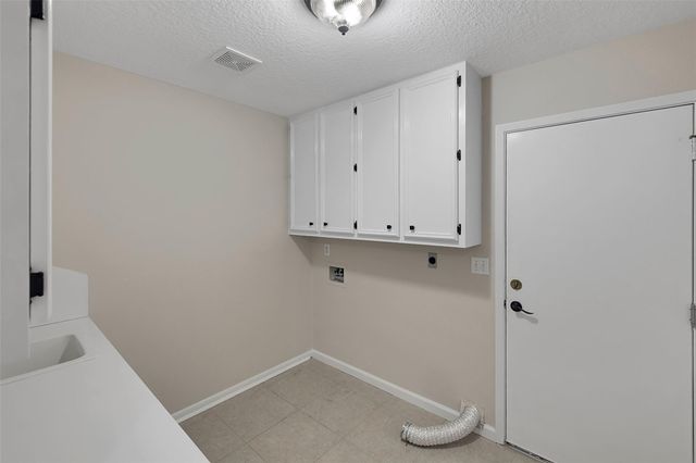 3030 Hemingway Drive, Montgomery, TX 77356