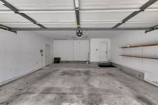 3030 Hemingway Drive, Montgomery, TX 77356